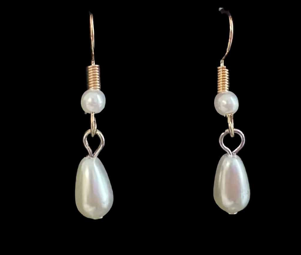 Simple Pearl Earrings